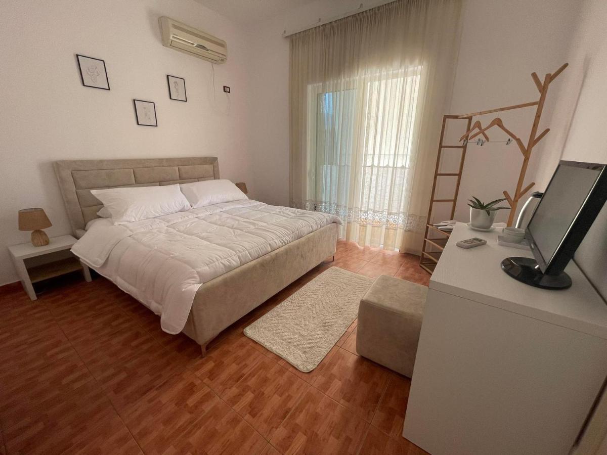 Villa Oasis Berat Exterior photo