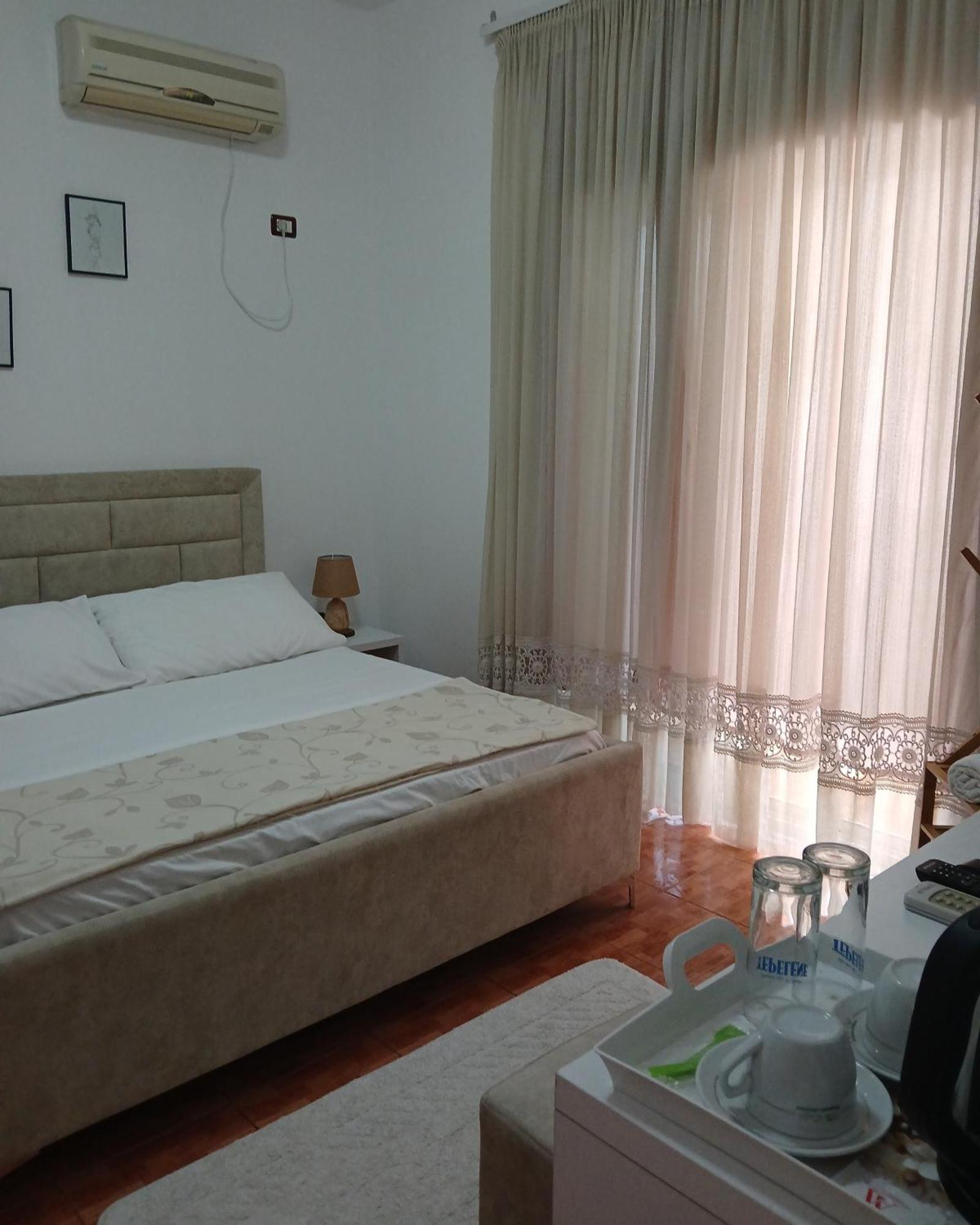 Villa Oasis Berat Exterior photo